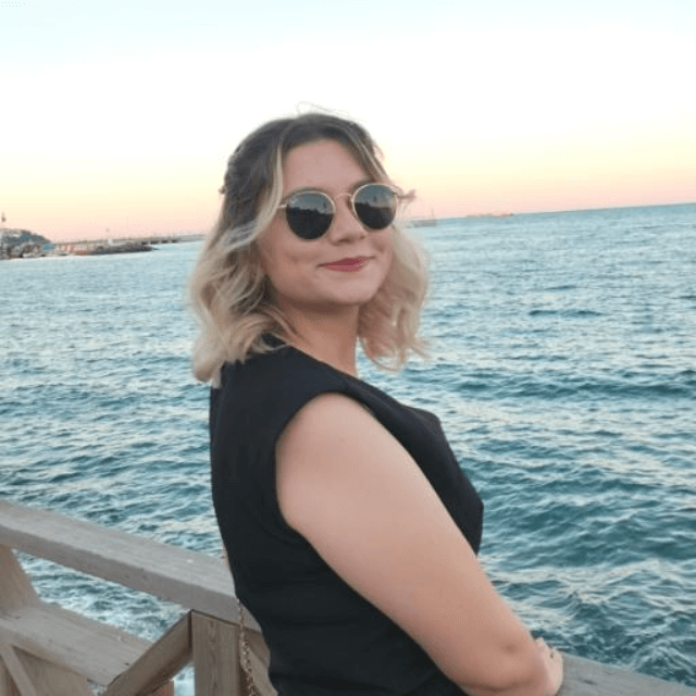 Ayşe T.